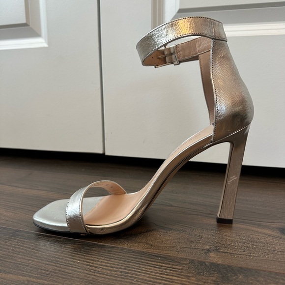 Stuart Weitzman 100SquareNudist Silver Argento Crack Lame Leather Square Sandal - Picture 6 of 14